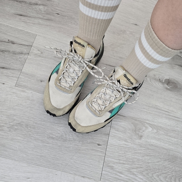 Reebok | Classic Leather Legacy 'Splatter Paint' utility beige sneakers WMS 7.5 - Picture 3 of 13